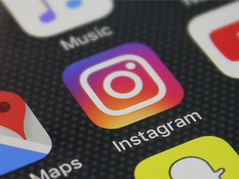 Juiz manda Instagram reativar perfil de menor administrado pela mãe